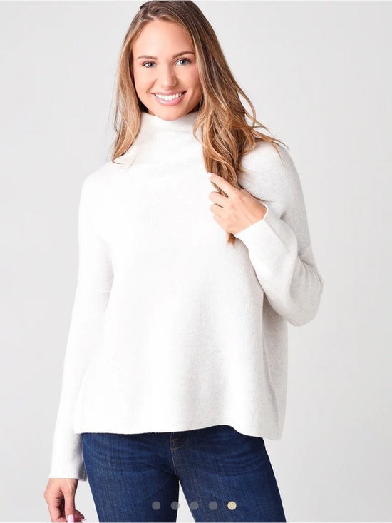 Vince Sweaters - VINCE Women's Funnel Neck Pullover Sweater Size M Cream Cashmere blend
